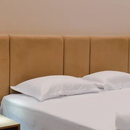Aba Hotel *