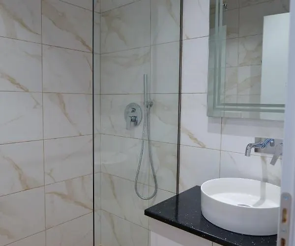 Aba Ξενοδοχείο Εξαμίλιο